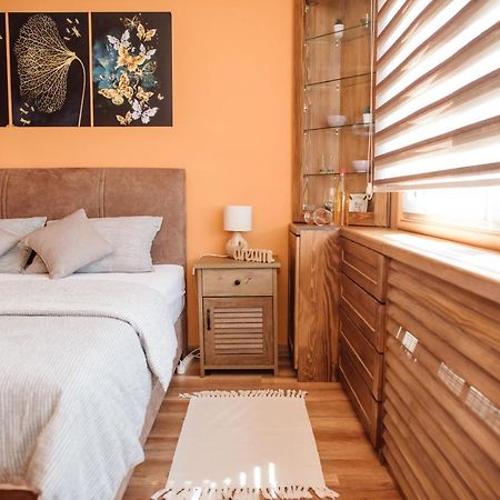 Lara Apartman Apartment Subotica Bagian luar foto