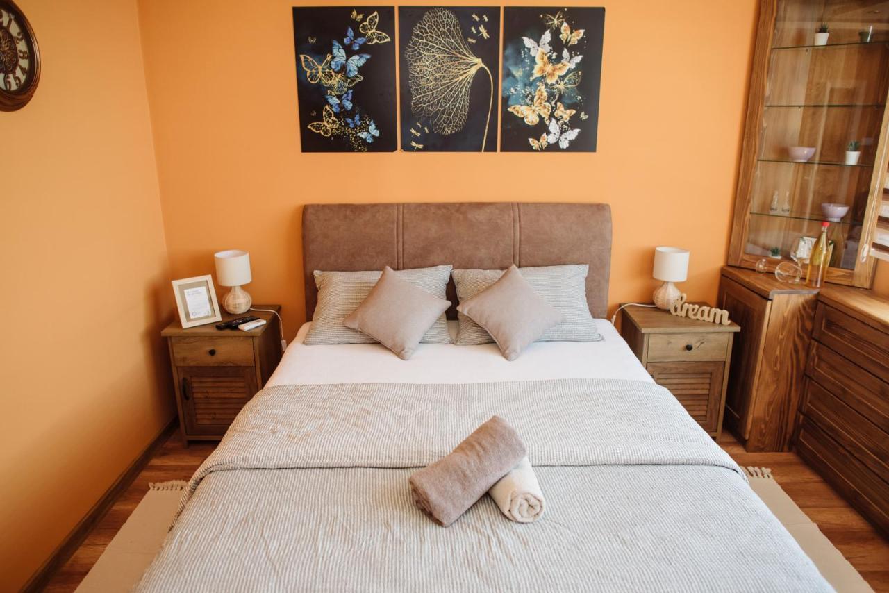 Lara Apartman Apartment Subotica Bagian luar foto
