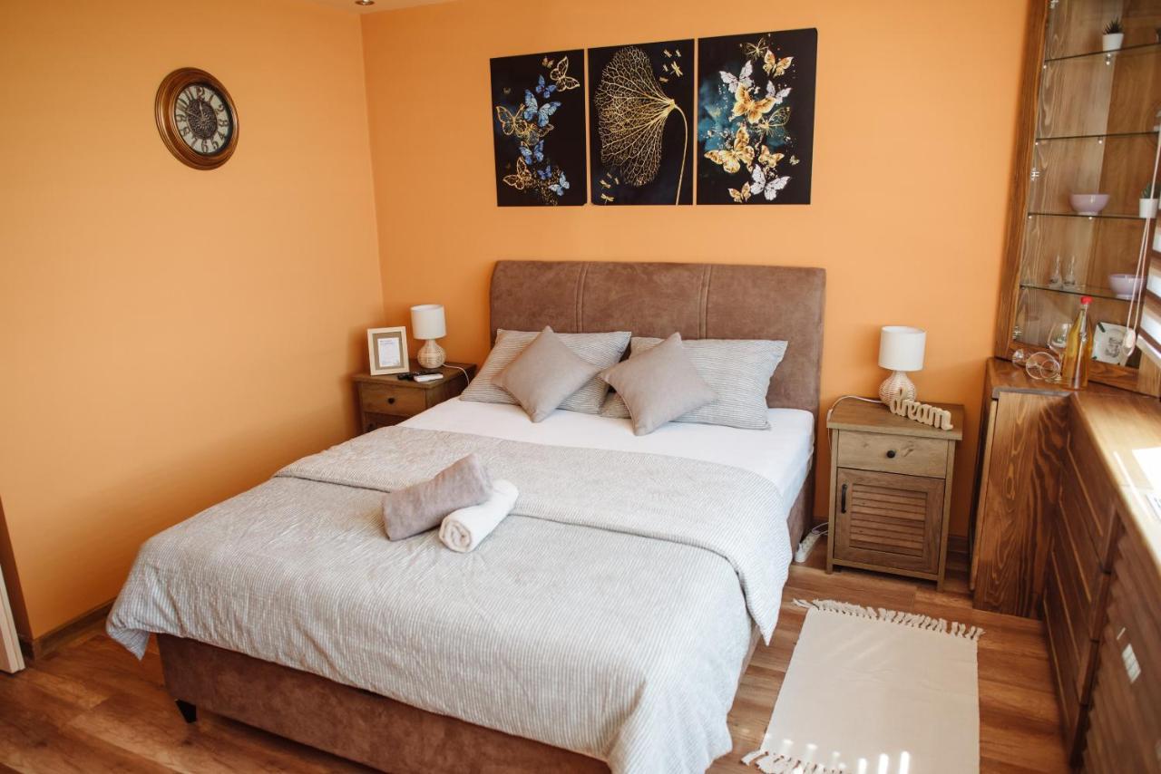 Lara Apartman Apartment Subotica Bagian luar foto