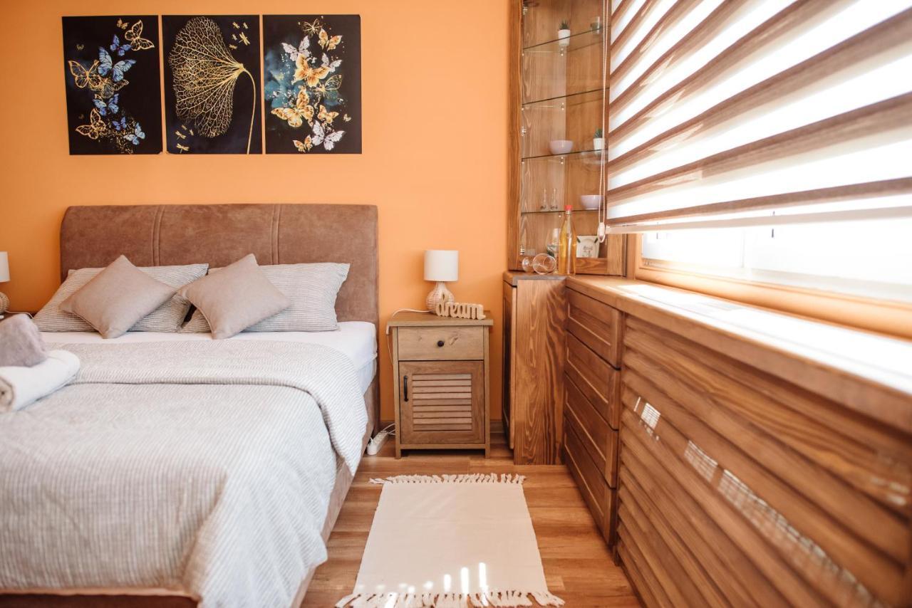 Lara Apartman Apartment Subotica Bagian luar foto