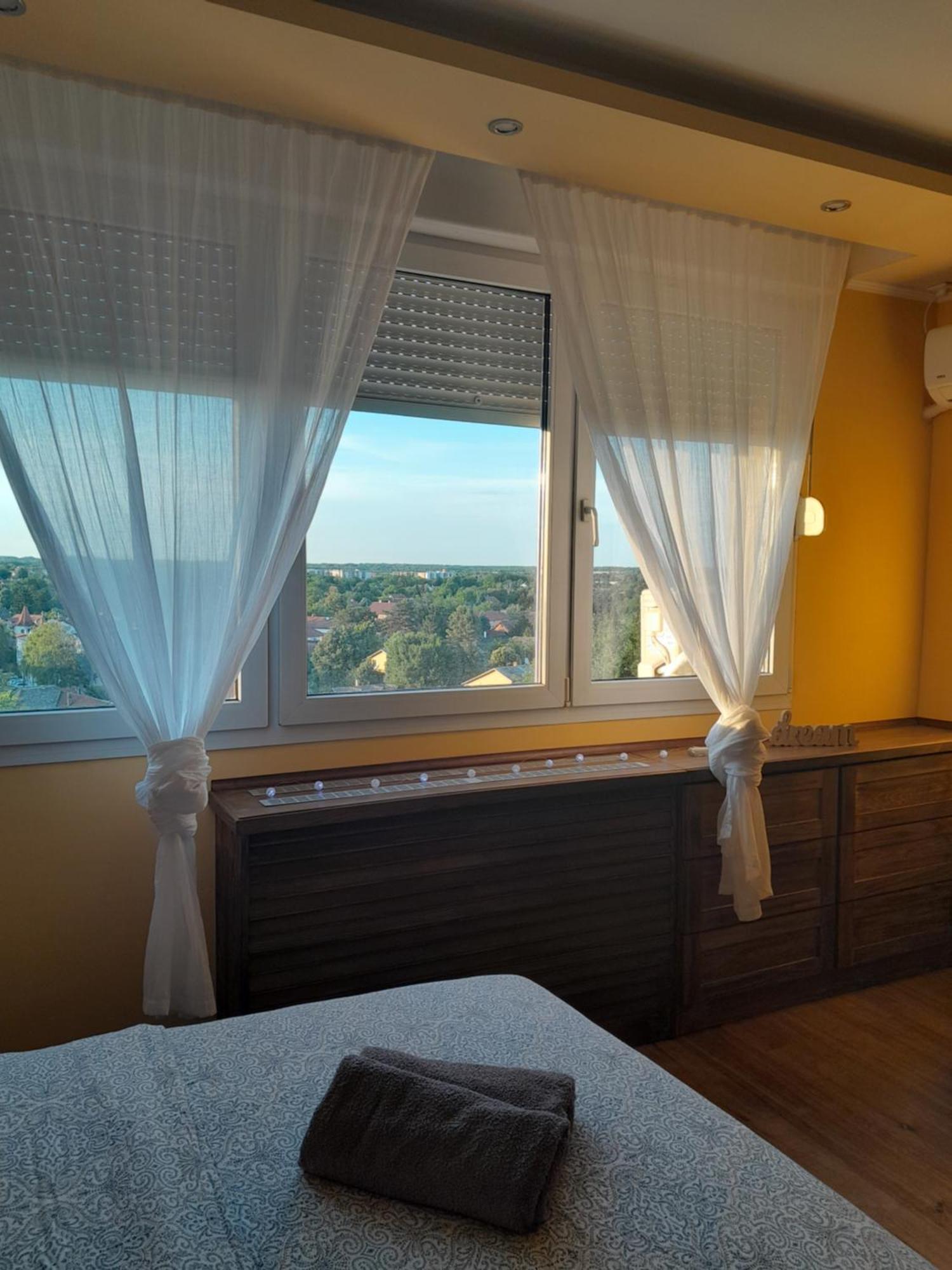 Lara Apartman Apartment Subotica Bagian luar foto